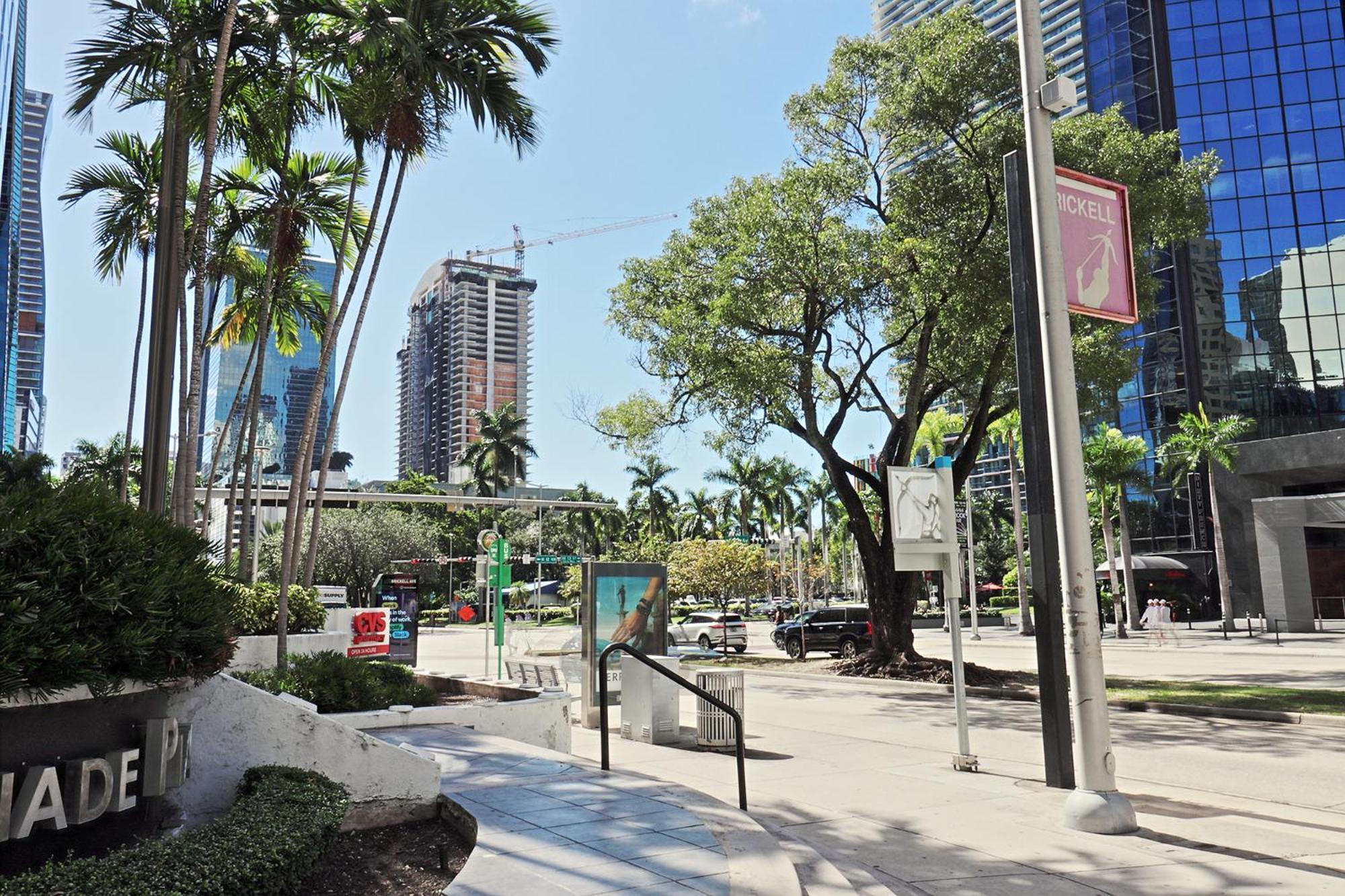 Upscale In The Heart Of Brickell Apartment