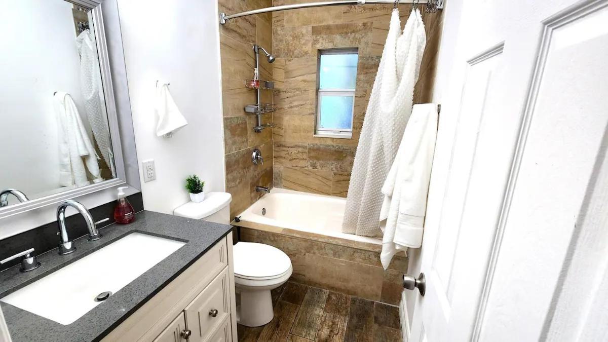3 Bd House In Design District! * Miami