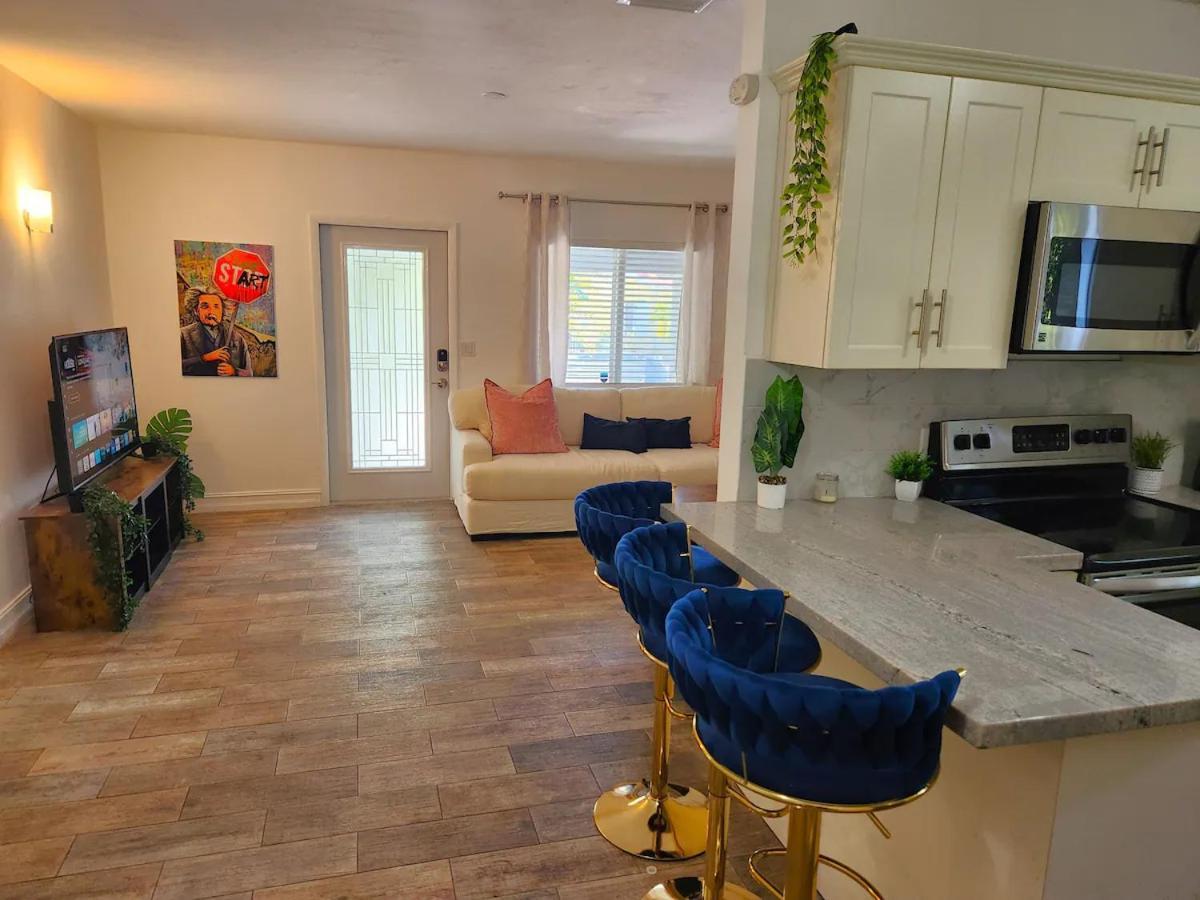 3 Bd House In Design District! Holiday home Miami