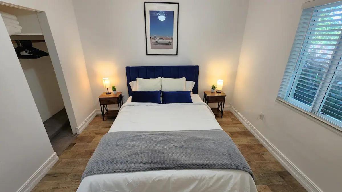 3 Bd House In Design District! *