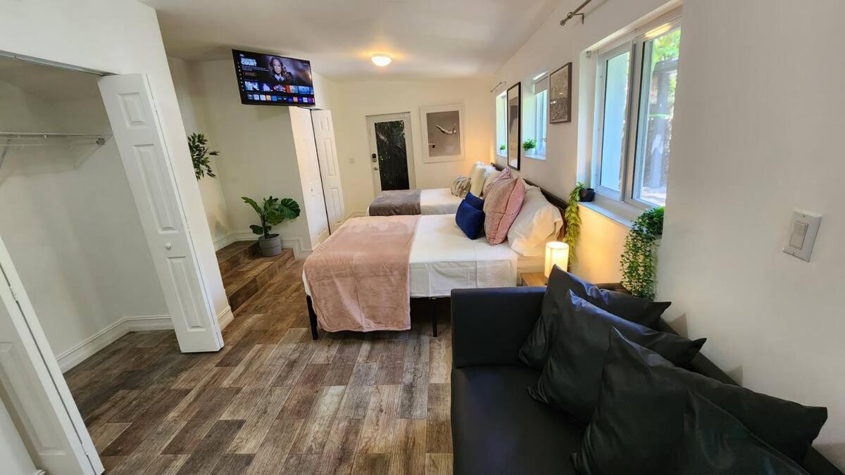 Holiday home 3 Bd House In Design District! Miami