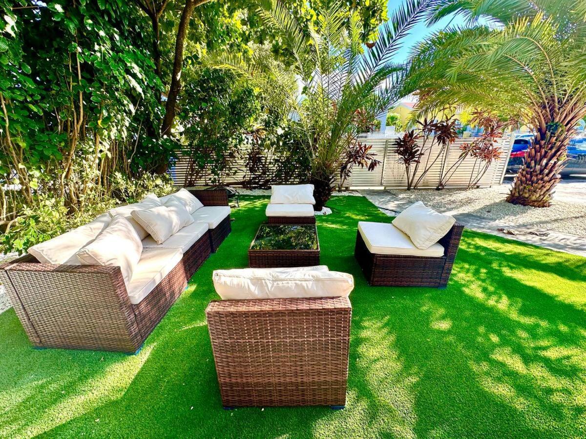 Holiday home 3 Bd House In Design District!