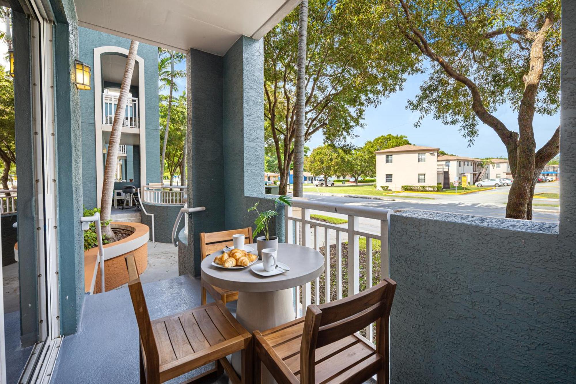 Apartment Dharma South At Red Road Commons *