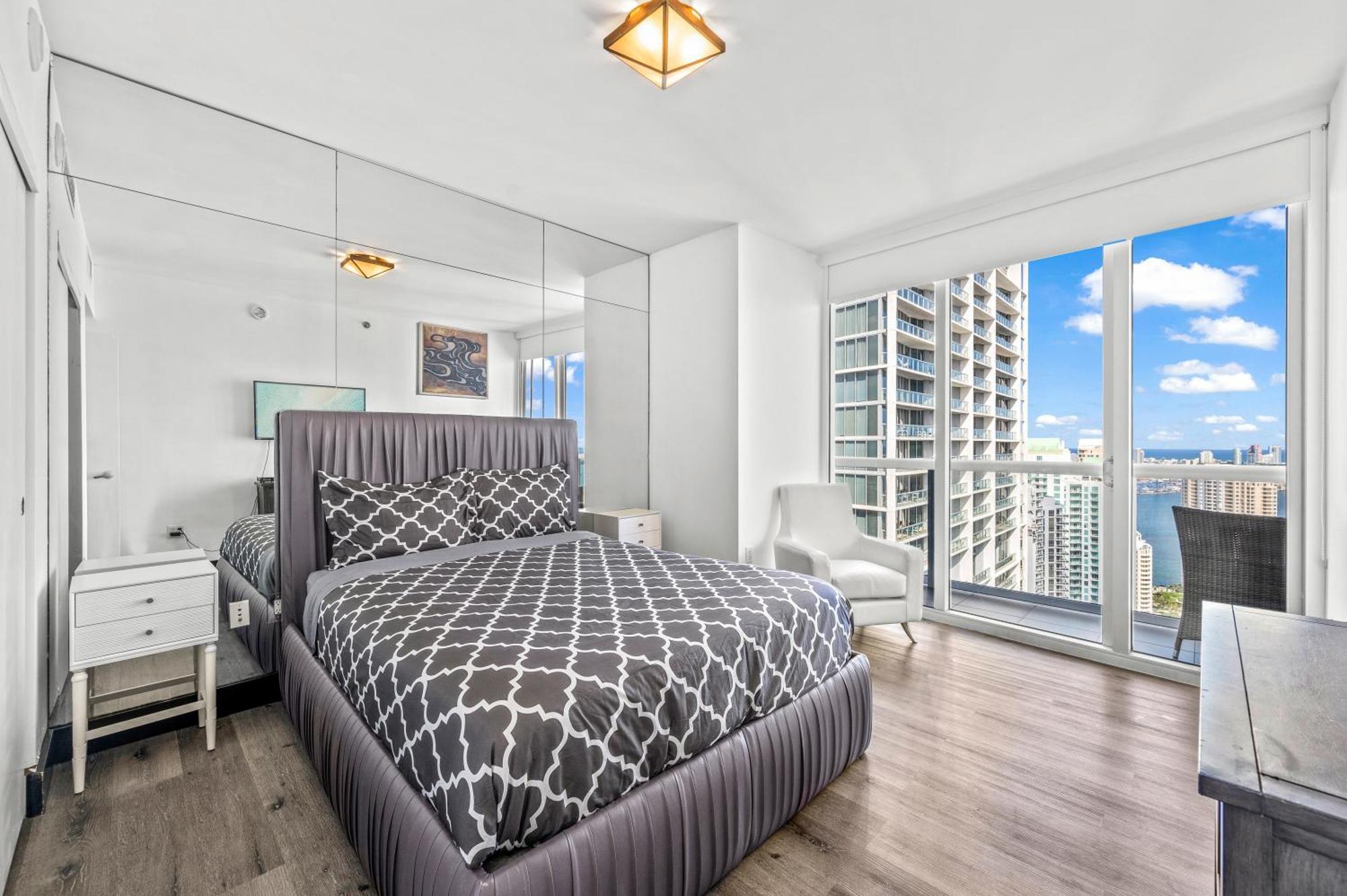 Icon Brickell Residences * Miami