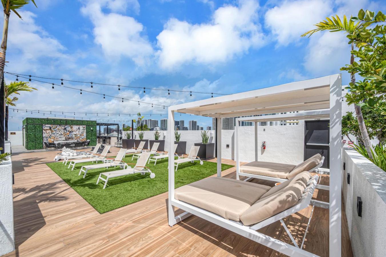 Modern Unit In The Heart Of Downtown With Free Parking * Miami
