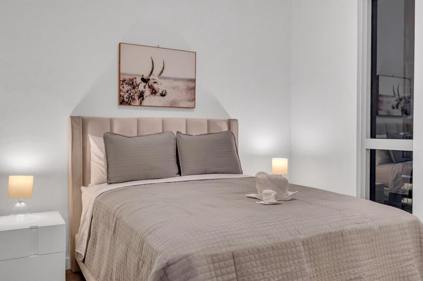 Modern Unit In The Heart Of Downtown With Free Parking * Miami