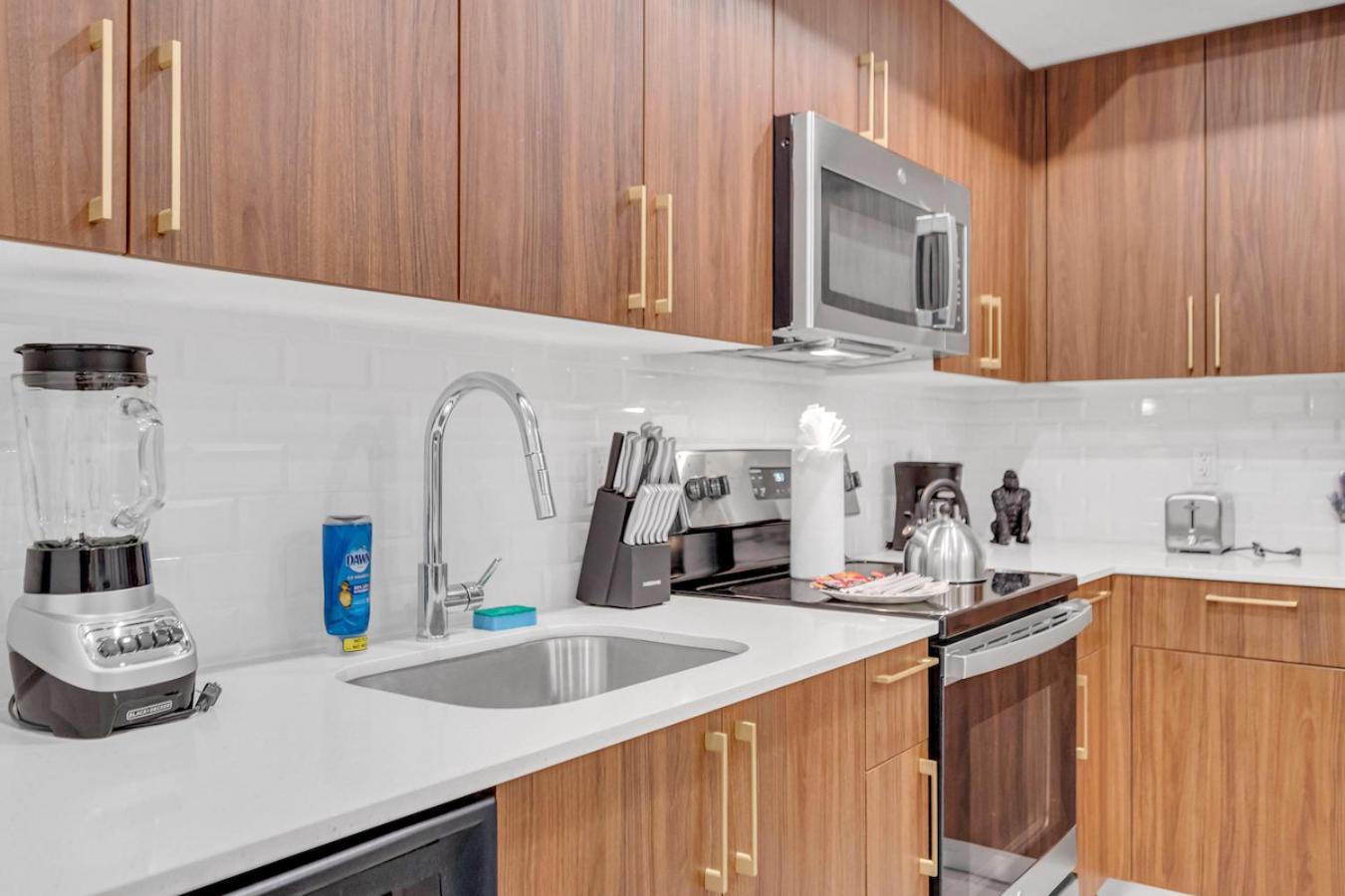 Modern Unit In The Heart Of Downtown With Free Parking * Miami