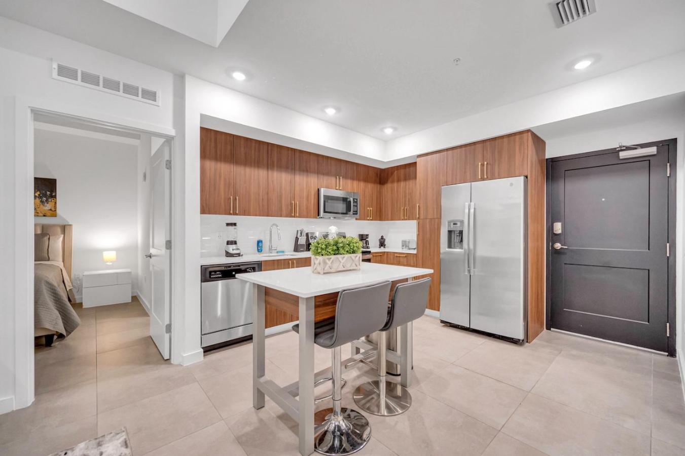 Apartment Modern Unit In The Heart Of Downtown With Free Parking