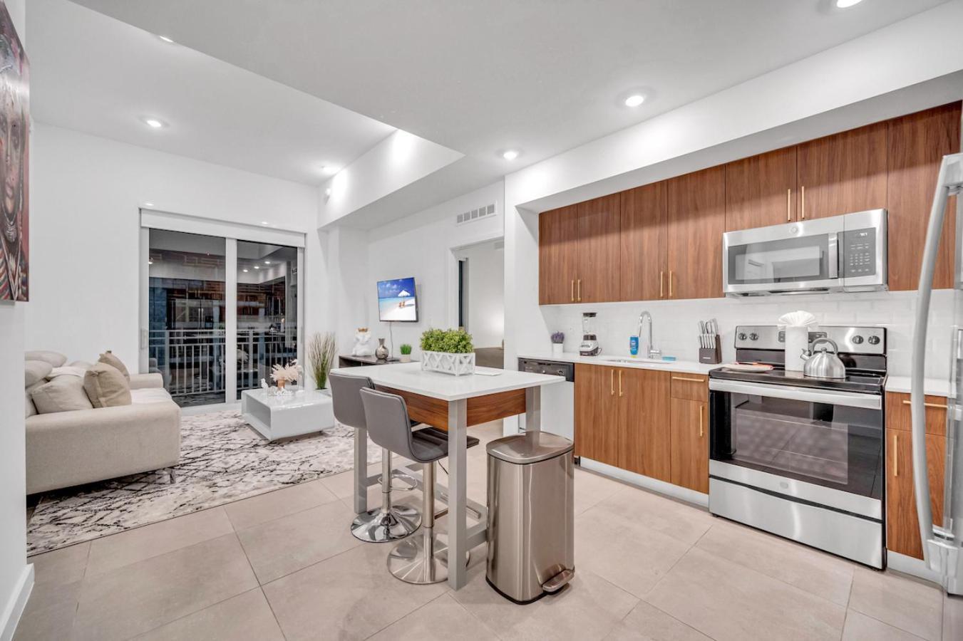 Apartment Modern Unit In The Heart Of Downtown With Free Parking Miami