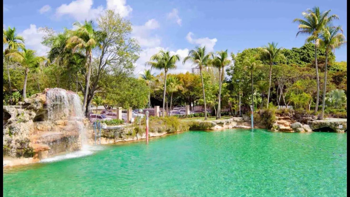Tiny Place W Private Hot Jacuzzi 7 Min To International Airport *