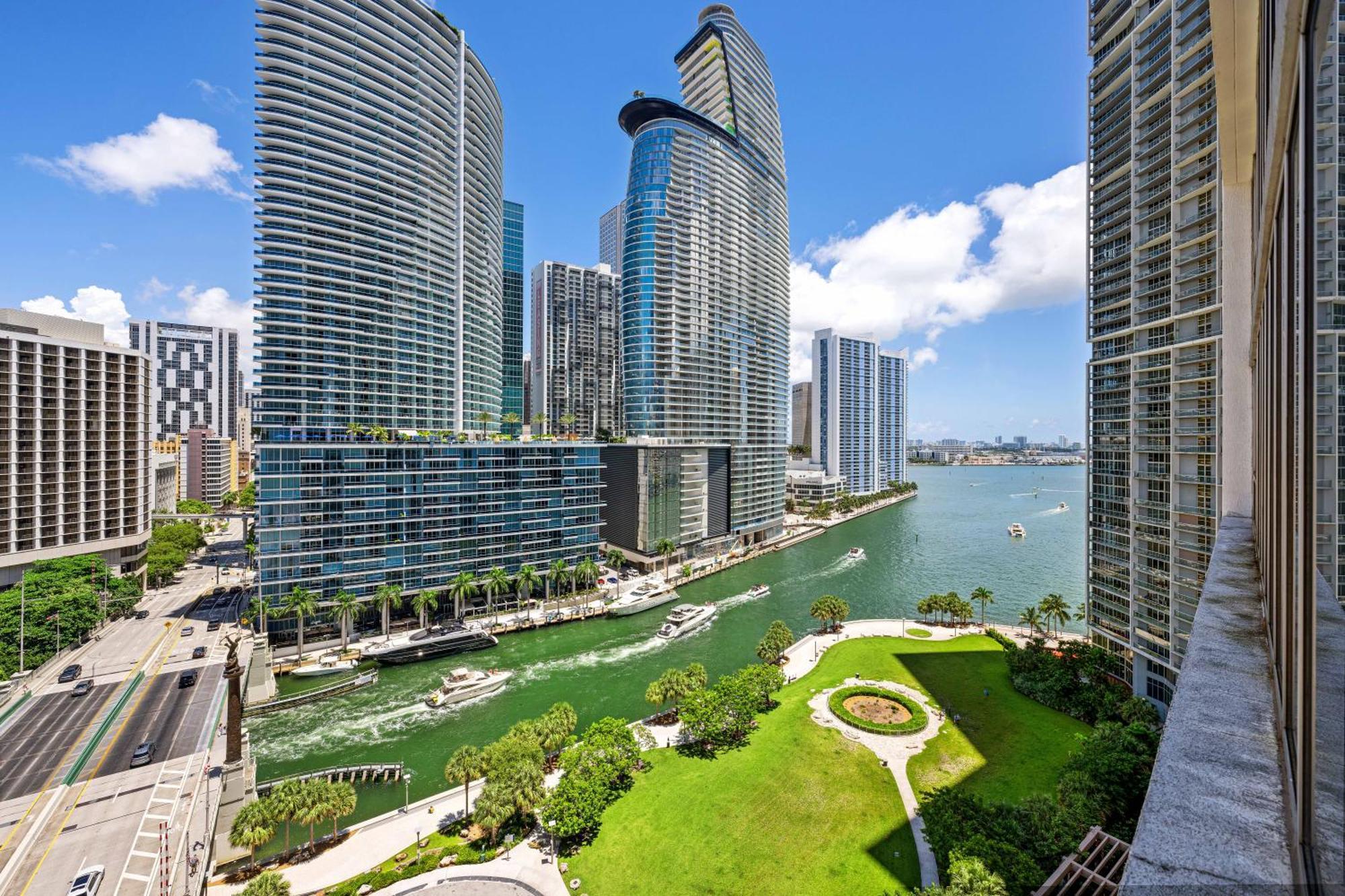Icon Brickell In Downtown 2bd 2ba Miami