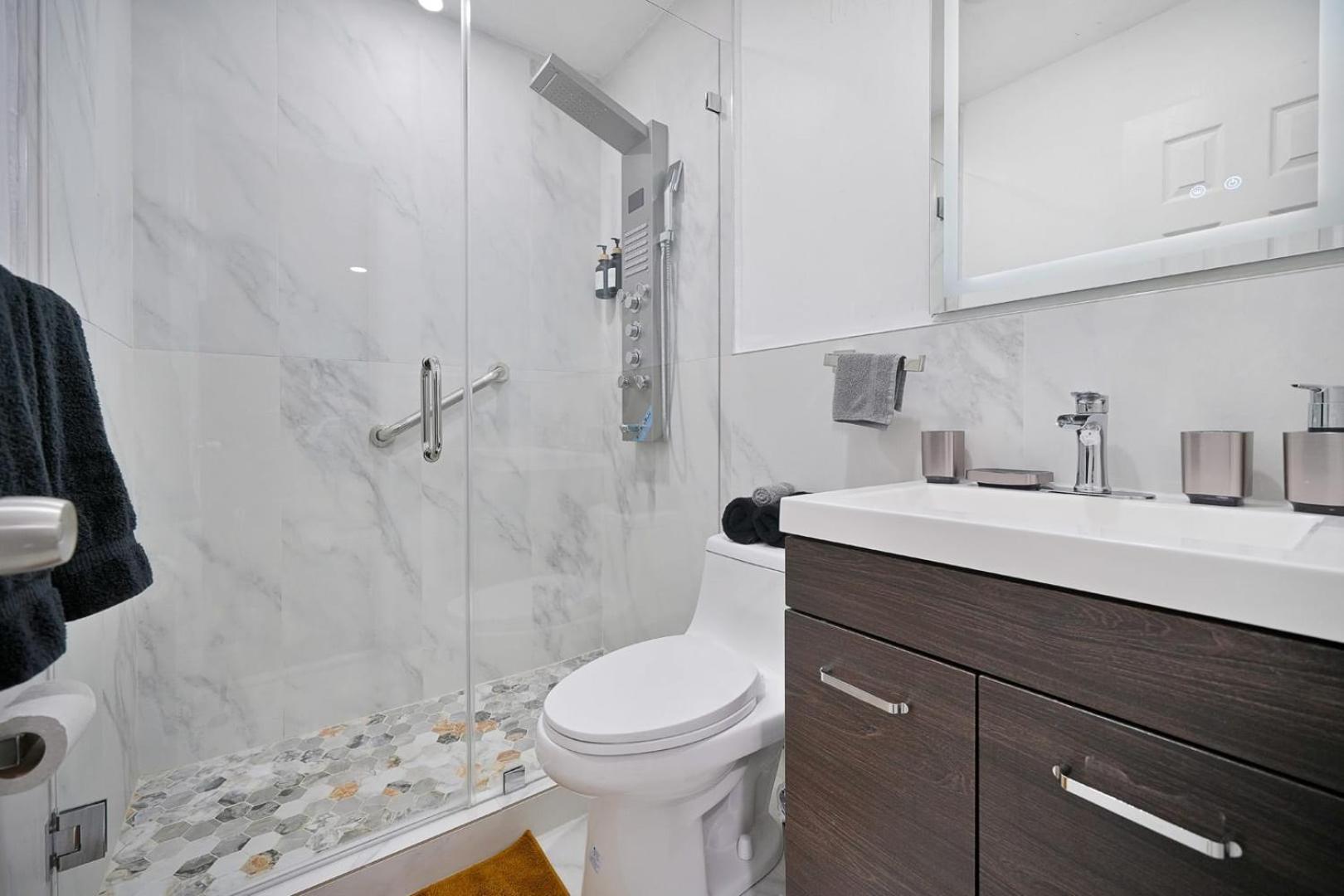Vacay Spot Wynwood: Urban Jungle Oasis With Massage Shower & Bbq Patio *