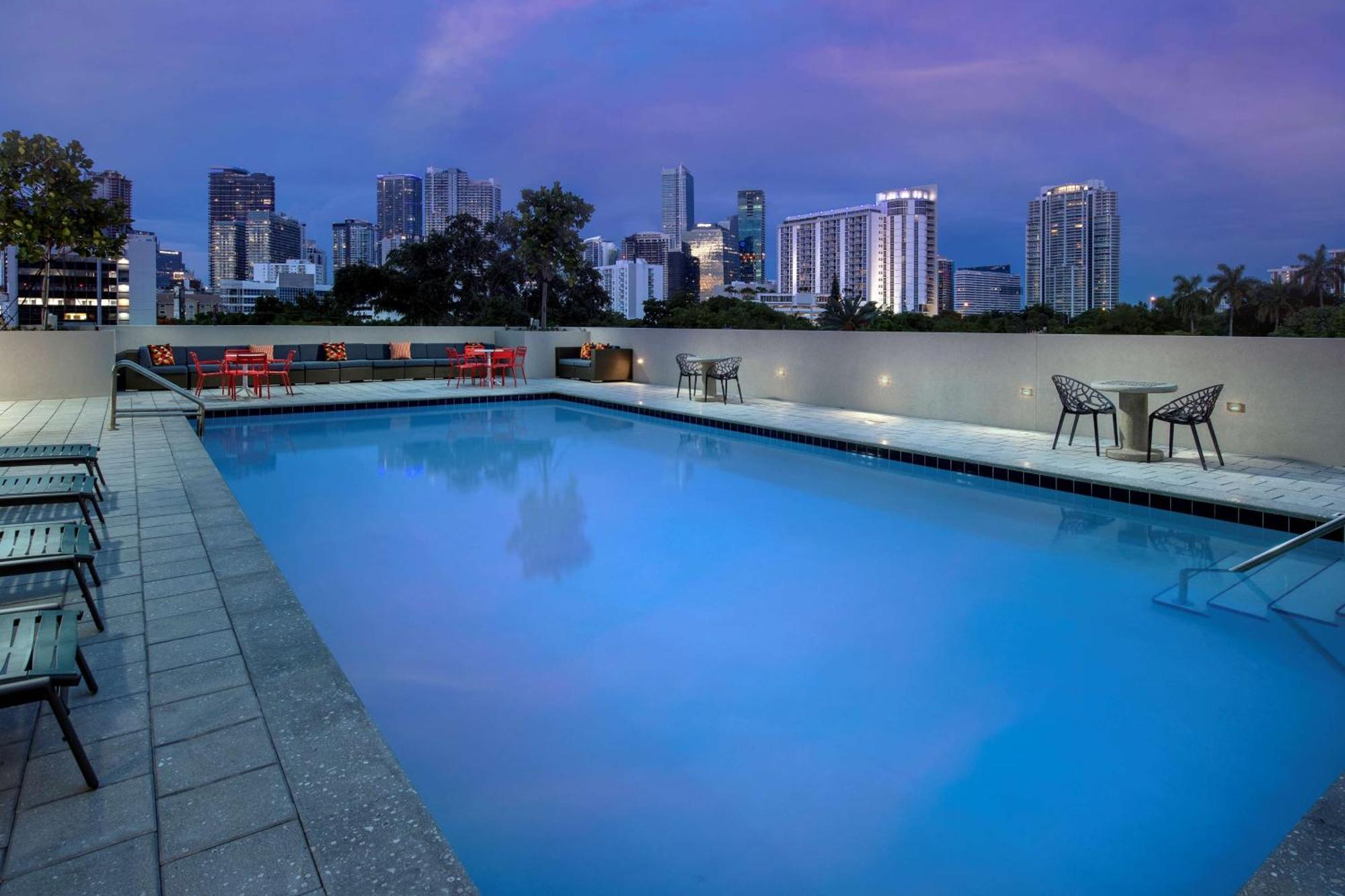 Tru By Hilton West Brickell 3*