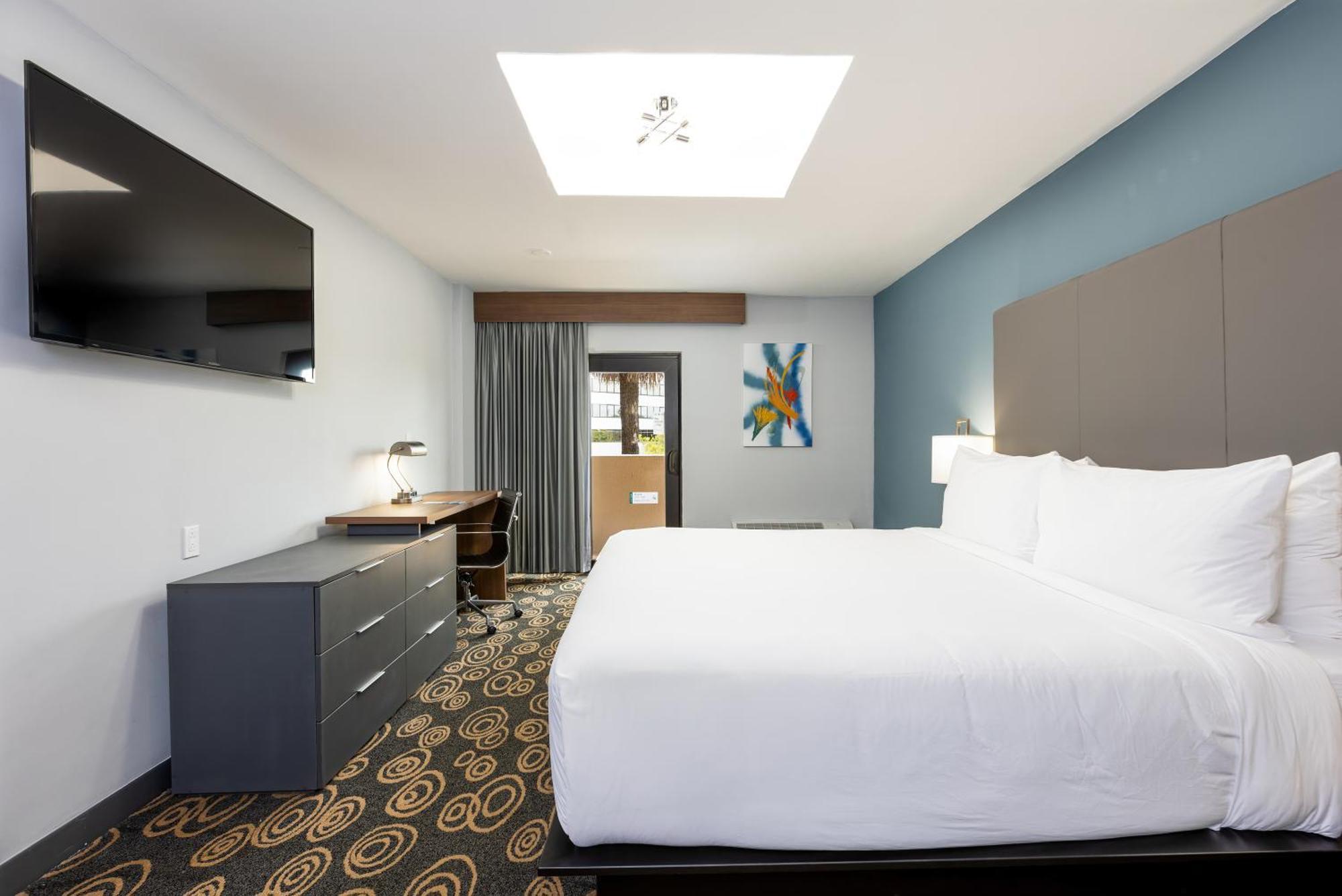 Regency Airport By Sonesta