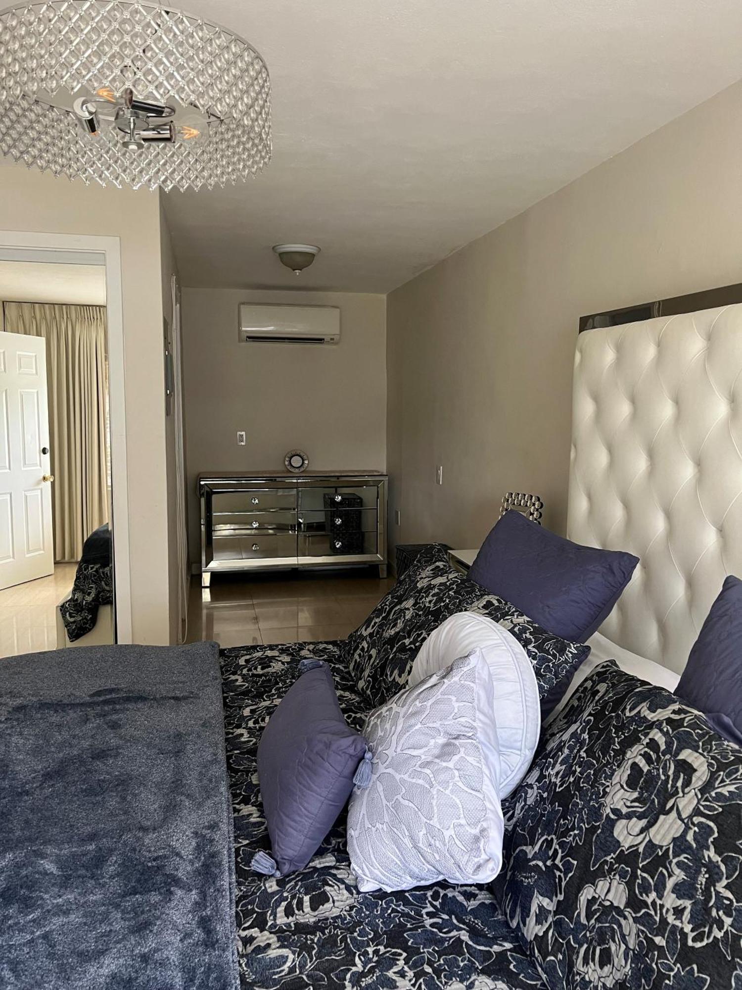 Luxury Guayabita's House Miami