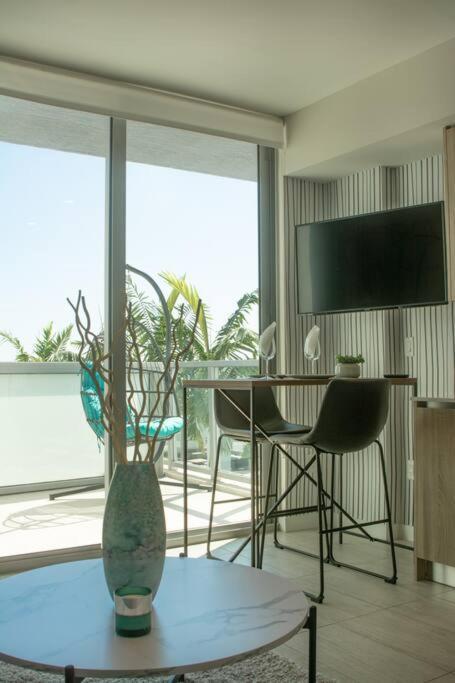 Luxury Oceanview At Design District *