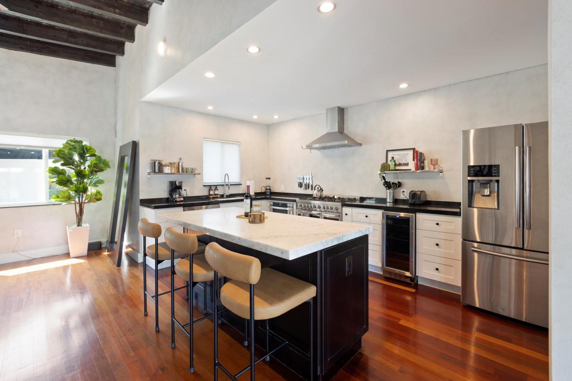 Waterfront - Kayak & Paddleboards - Firepit - Pool Holiday home