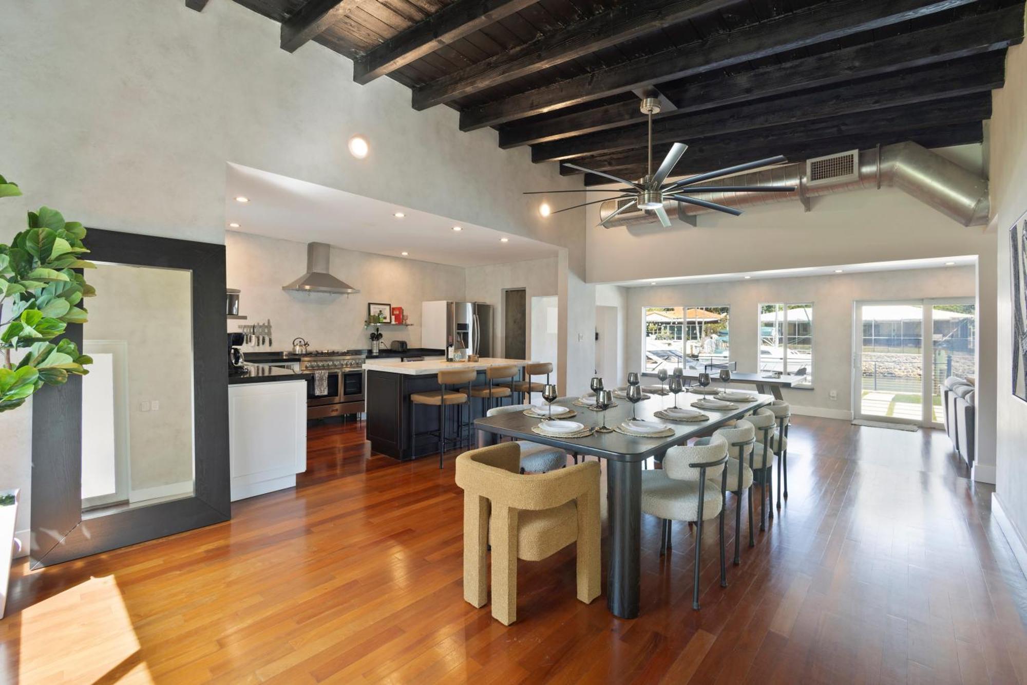 Waterfront - Kayak & Paddleboards - Firepit - Pool