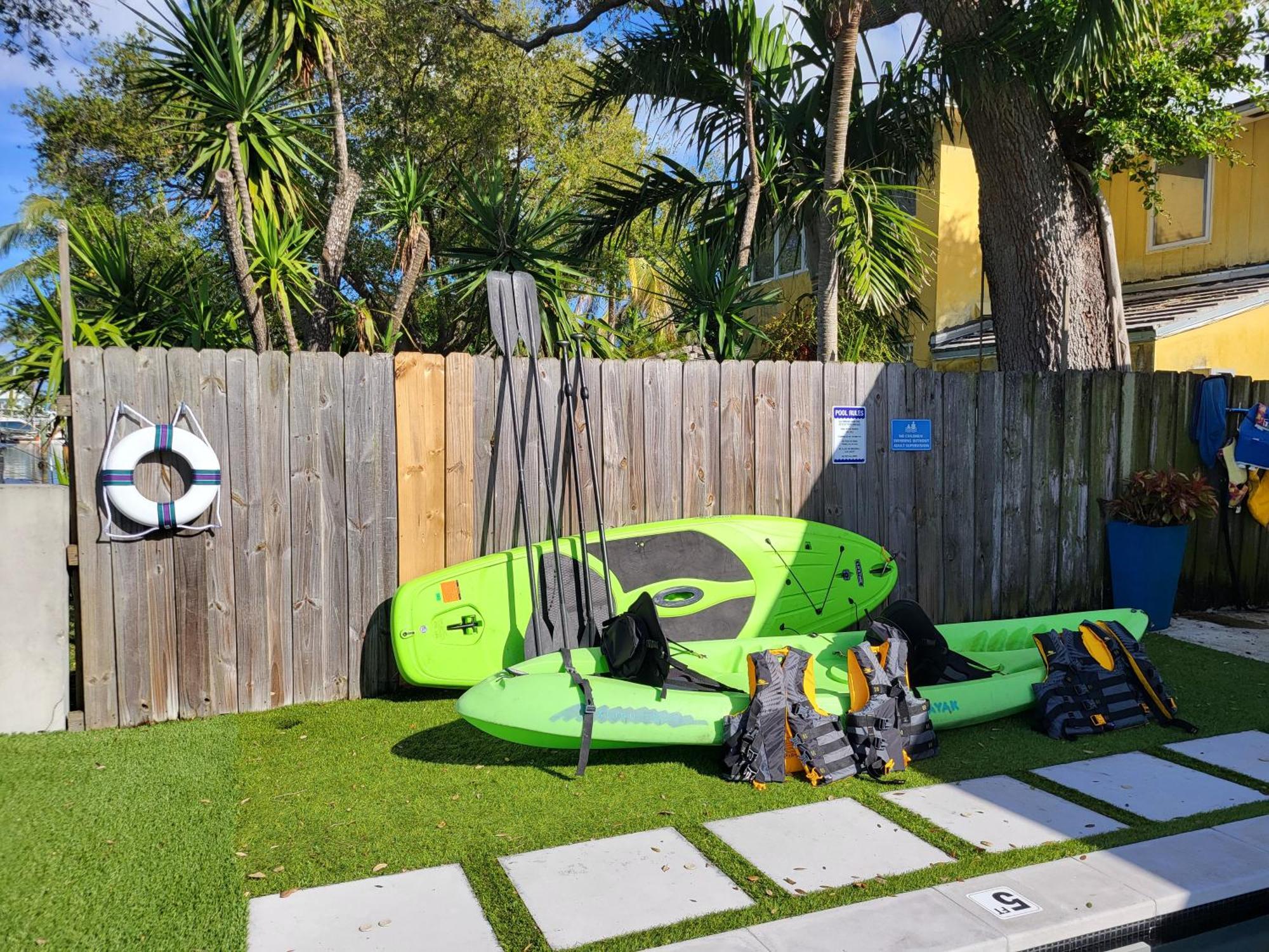 Holiday home Waterfront - Kayak & Paddleboards - Firepit - Pool