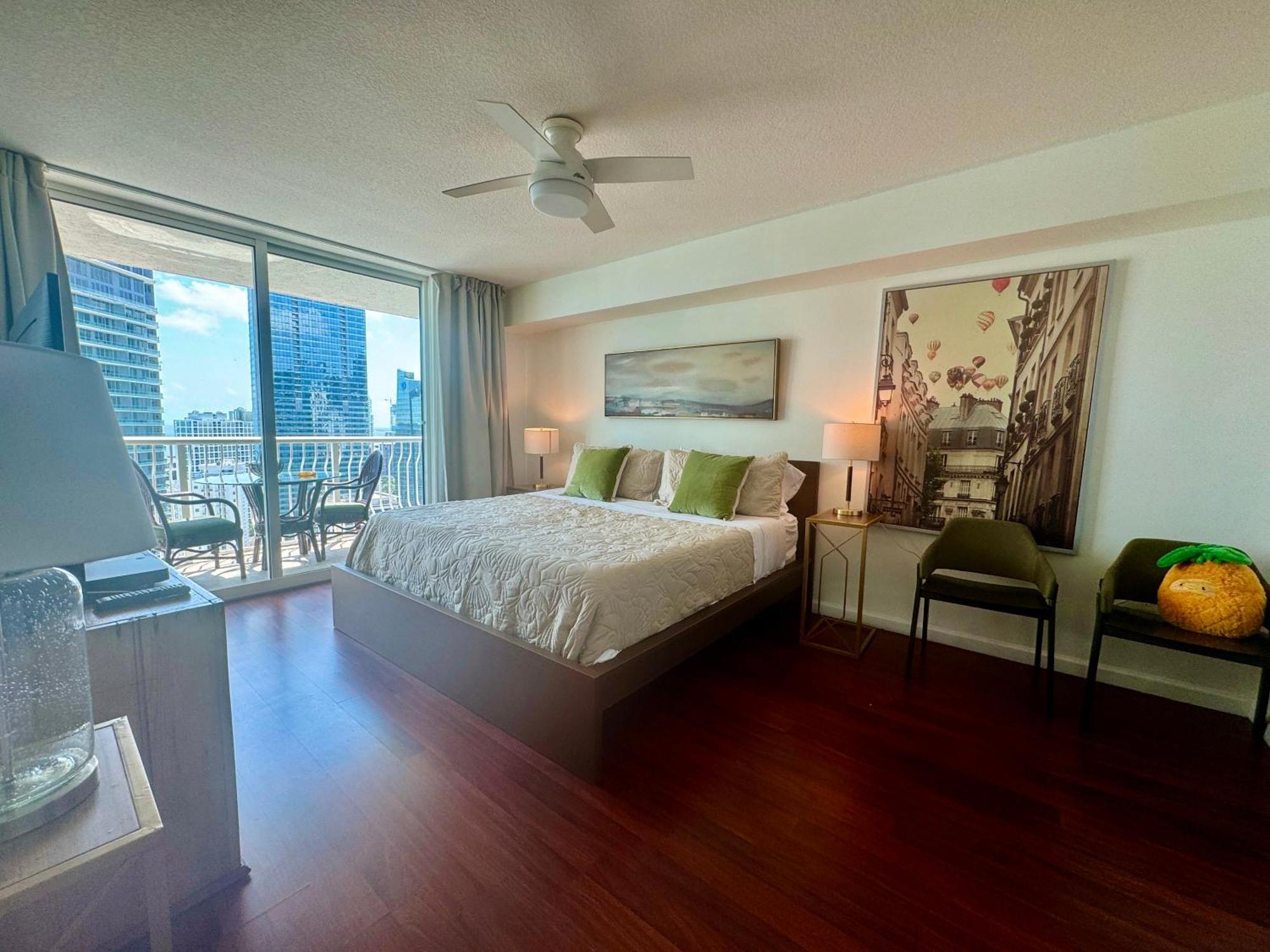 Apartment Brickell Unit, Amazing View, Balcony, Pool, 1 Free Parking Miami