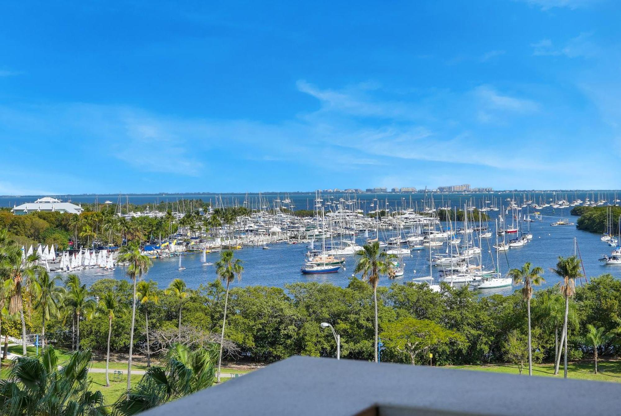 Apartamento Modern Bay View Balcony In The Grove Free Parking *