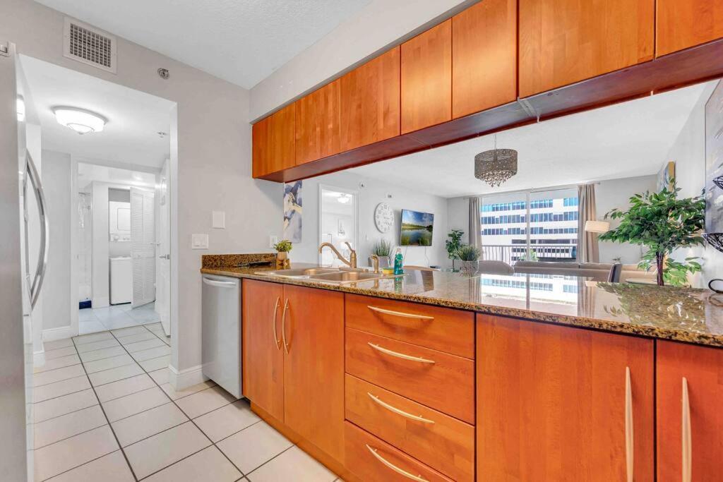 Beautiful 1 Bed 1 Bth • Brickell Miami