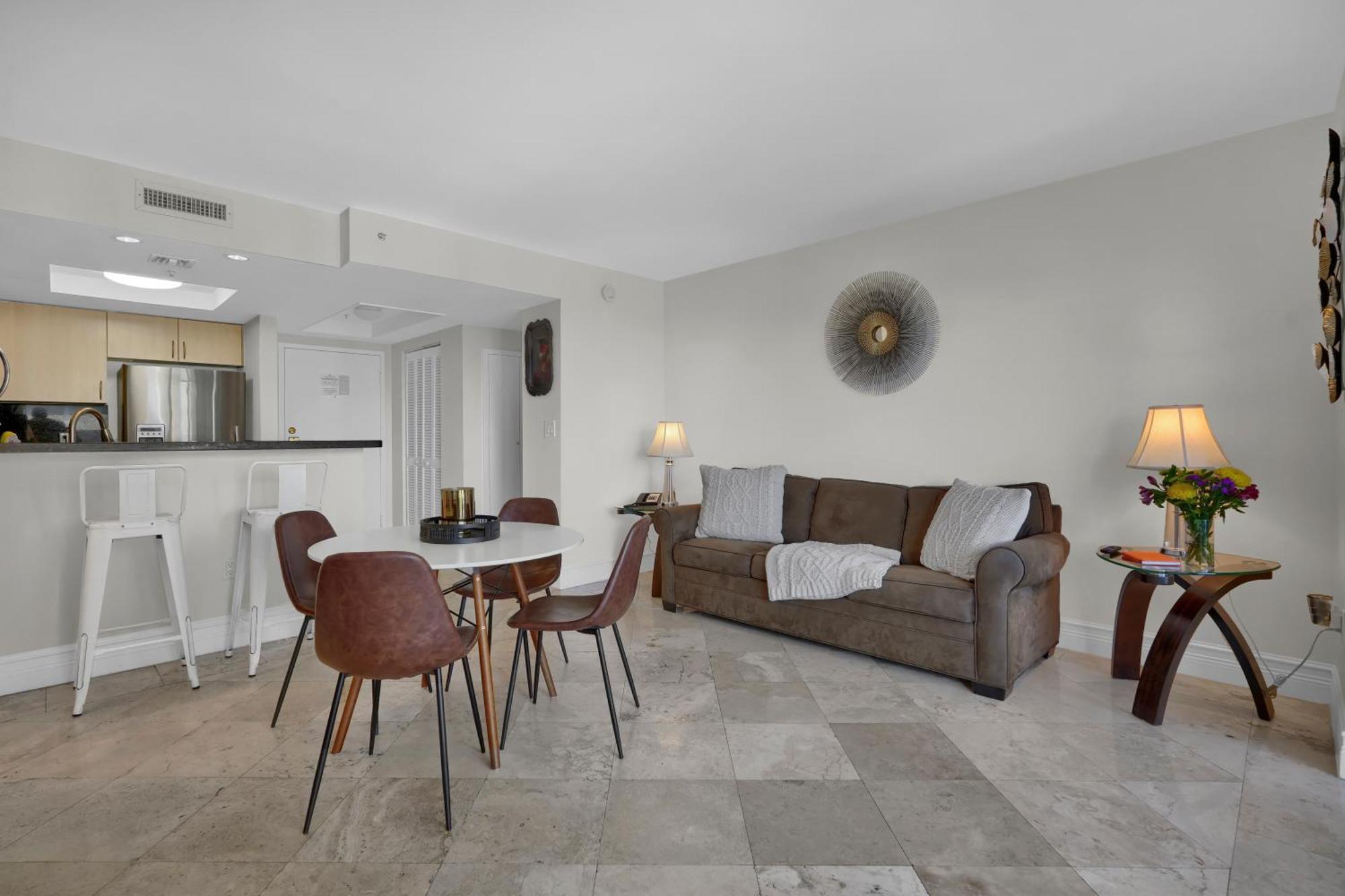 Apartamento Modern Bay View Balcony In The Grove Free Parking Miami