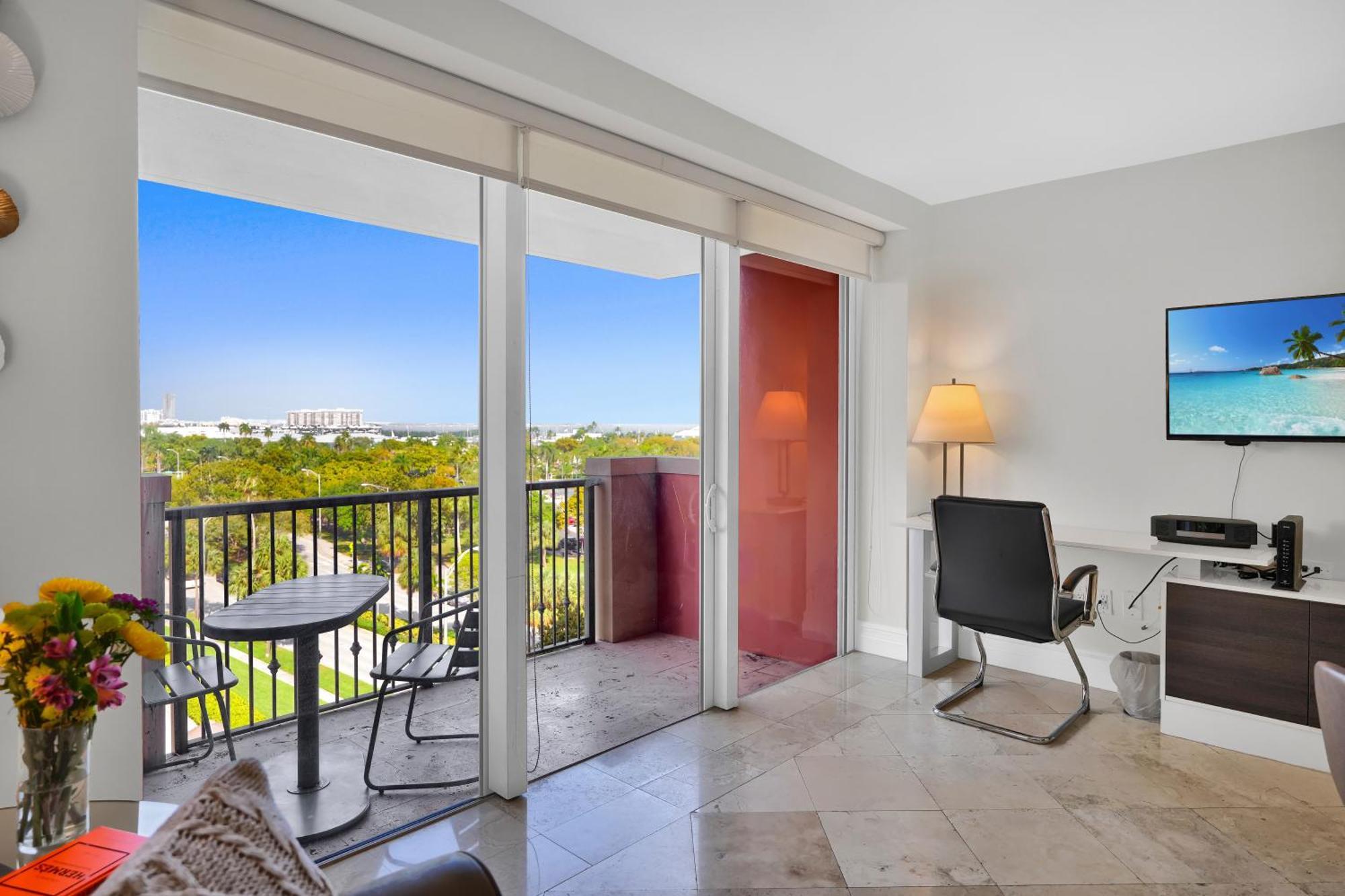 Apartamento Modern Bay View Balcony In The Grove Free Parking *
