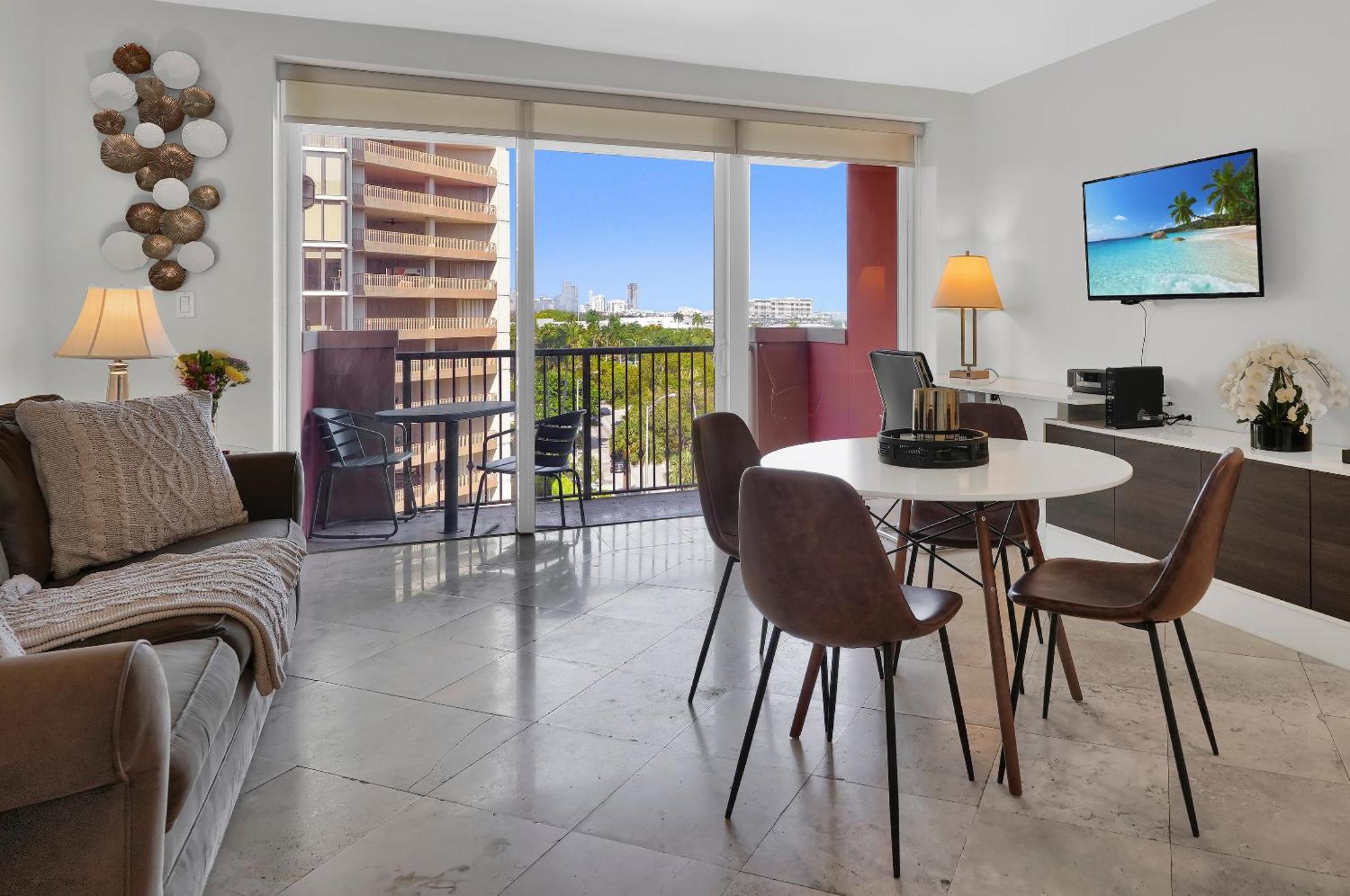 Apartamento Modern Bay View Balcony In The Grove Free Parking *