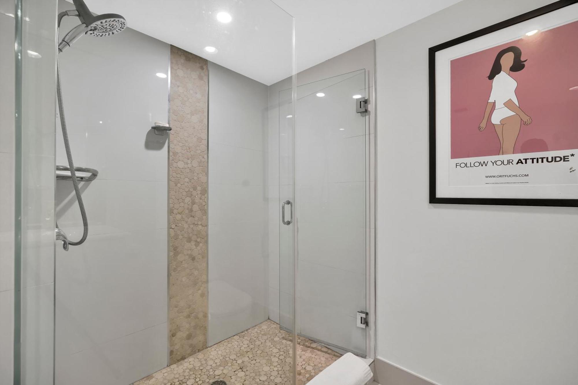 Apartamento Modern Bay View Balcony In The Grove Free Parking *