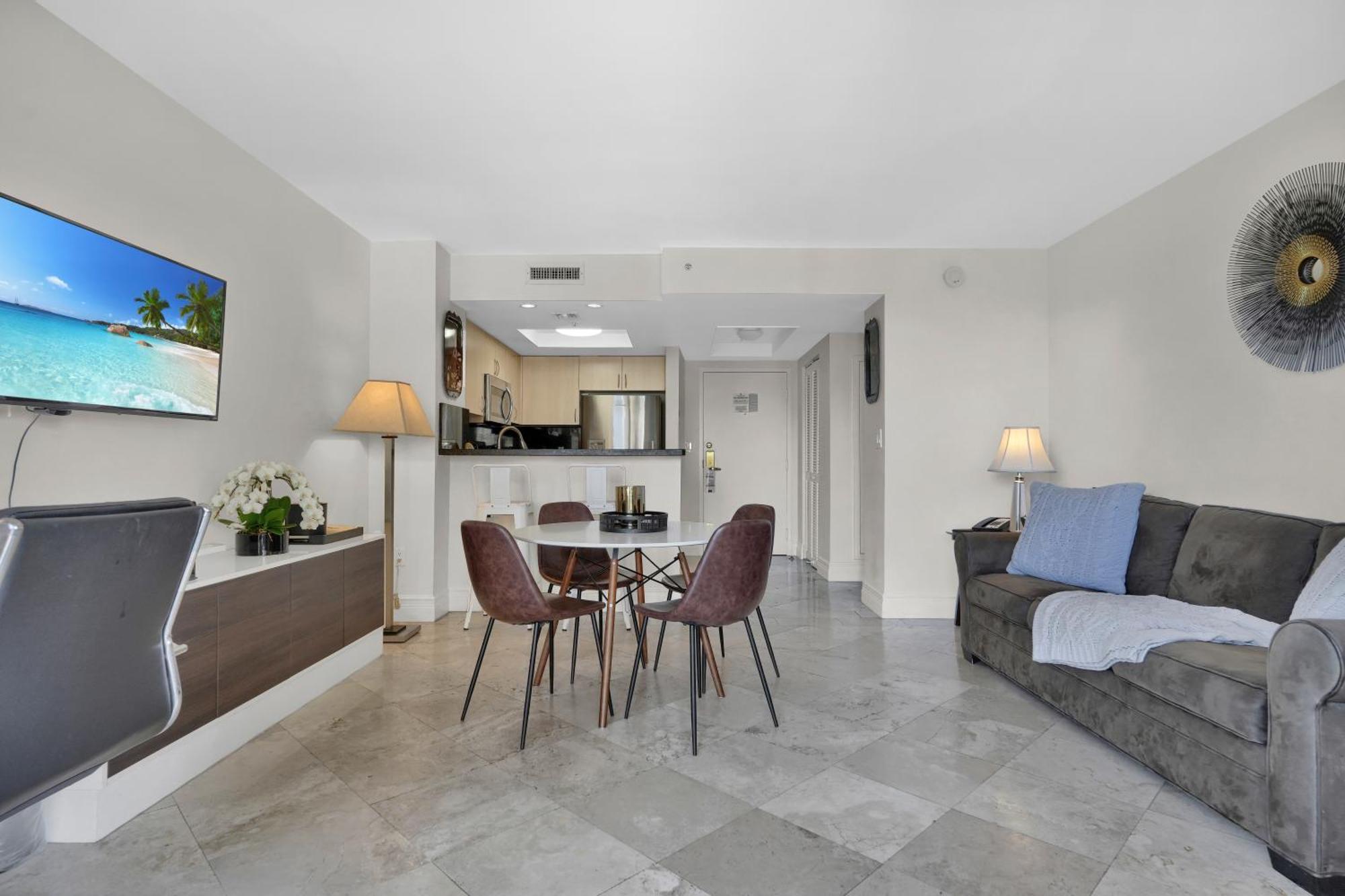 Apartamento Modern Bay View Balcony In The Grove Free Parking Miami