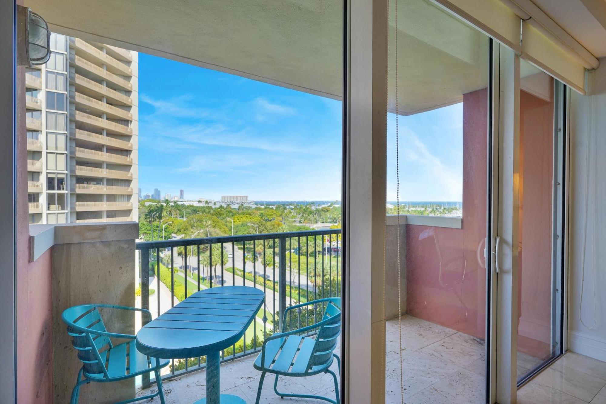 Apartamento Modern Bay View Balcony In The Grove Free Parking *