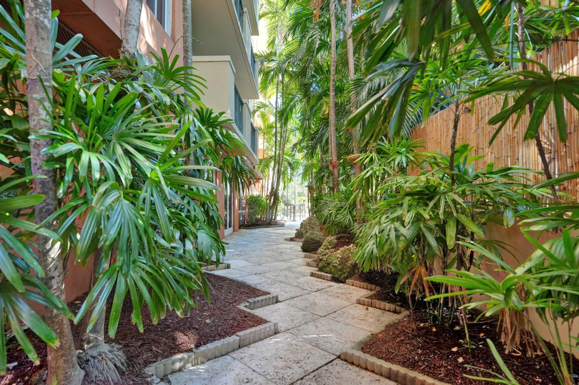 Modern Bay View Balcony In The Grove Free Parking Apartamento