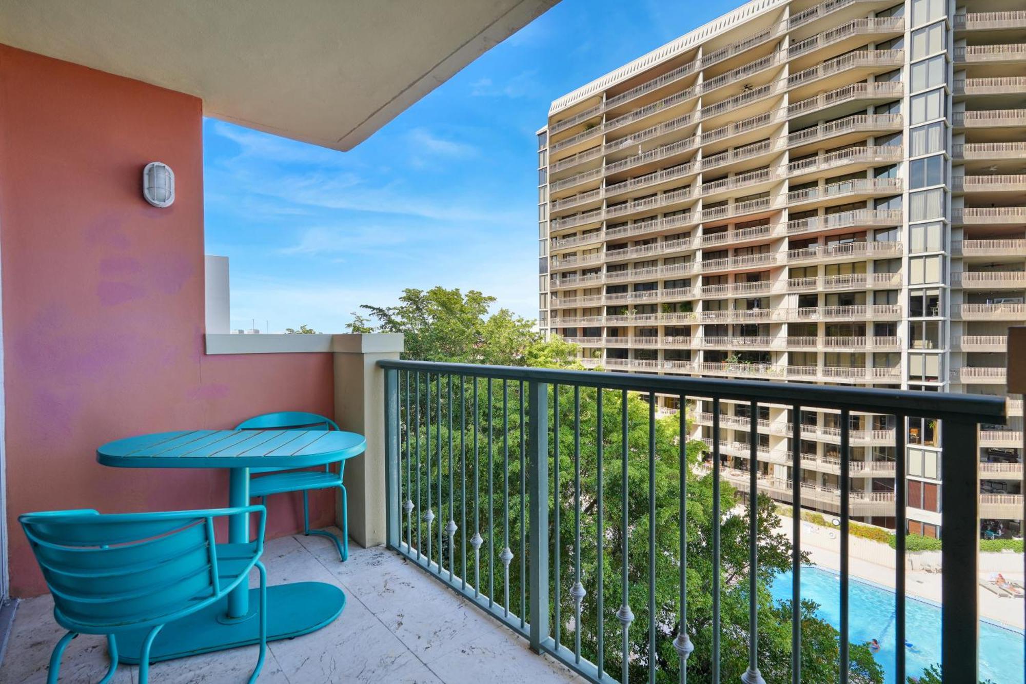 Modern Bay View Balcony In The Grove Free Parking Apartamento *