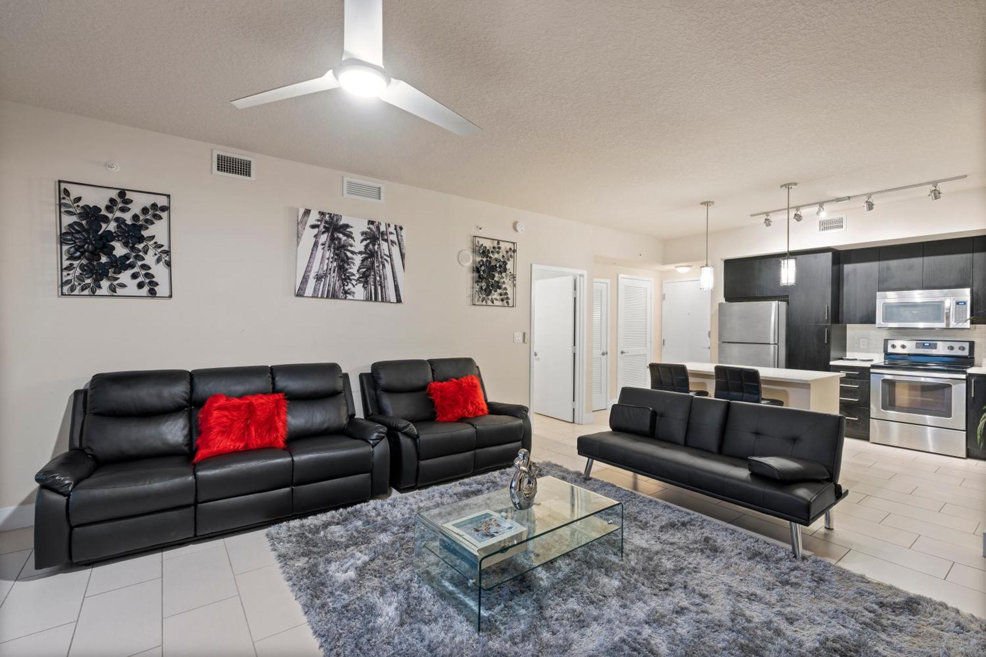 Luxury Apartment *