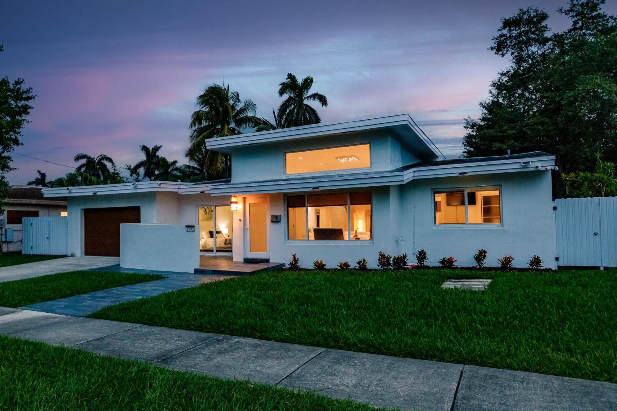 Events Welcome - Upscale Venue - Pool, Valet & Miami