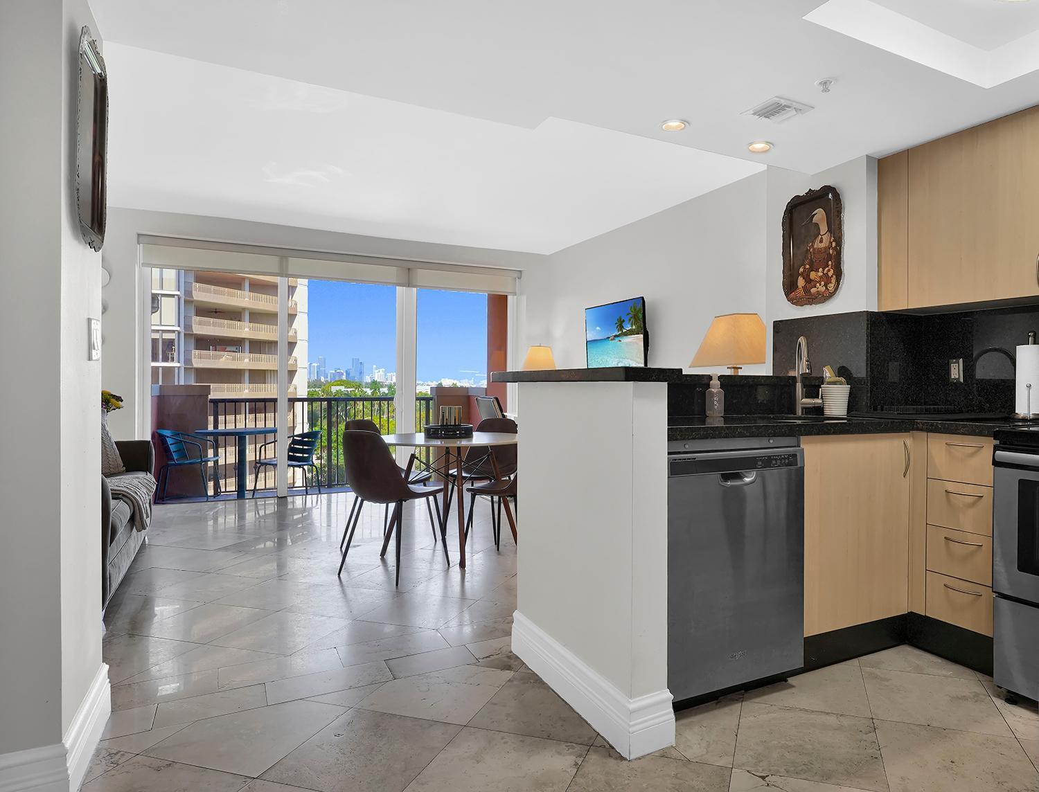Modern Bay View Balcony In The Grove Free Parking Apartamento