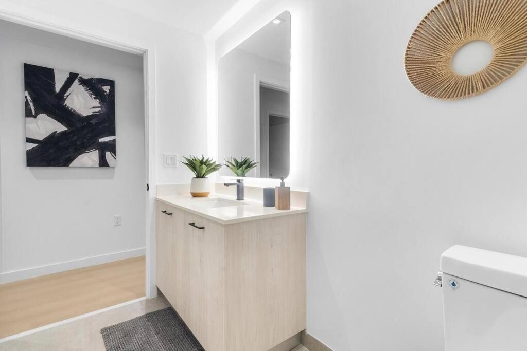 Wynwood Luxury 2 Bedroom Oasis! Apartment *
