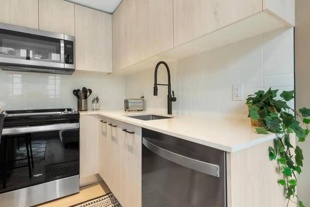 Wynwood Luxury 2 Bedroom Oasis!
