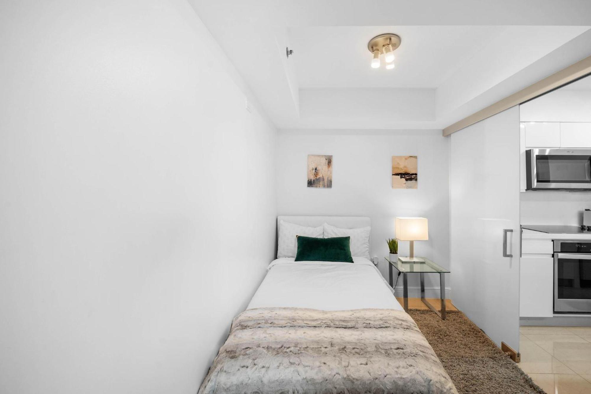 Casa de férias Bnb Hyperion - Luxe 3b W City & Ocean Views Miami