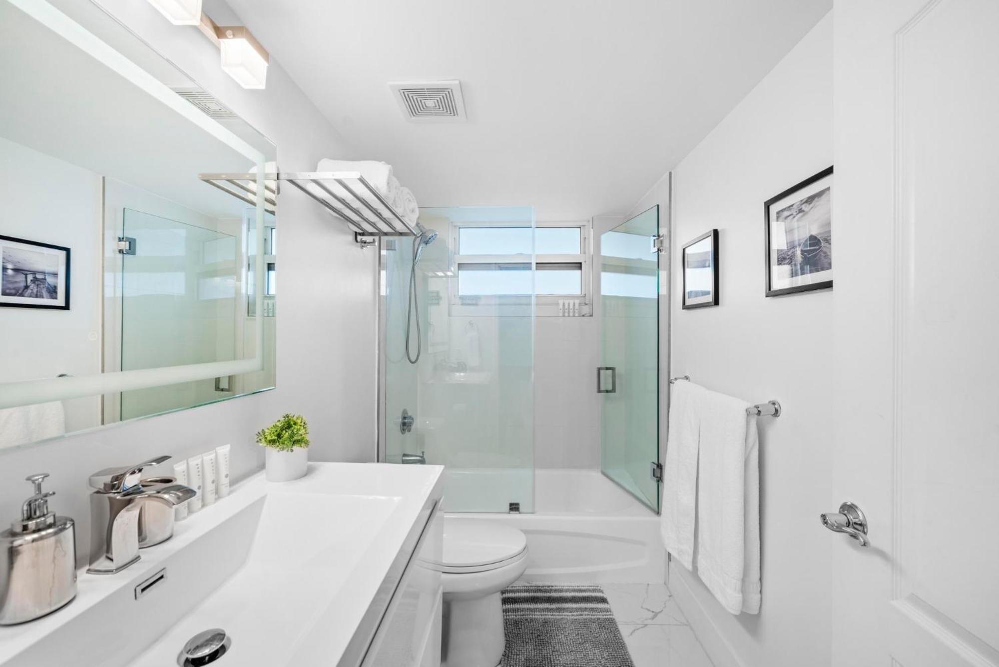 Bnb Hyperion - Luxe 3b W City & Ocean Views Casa de férias