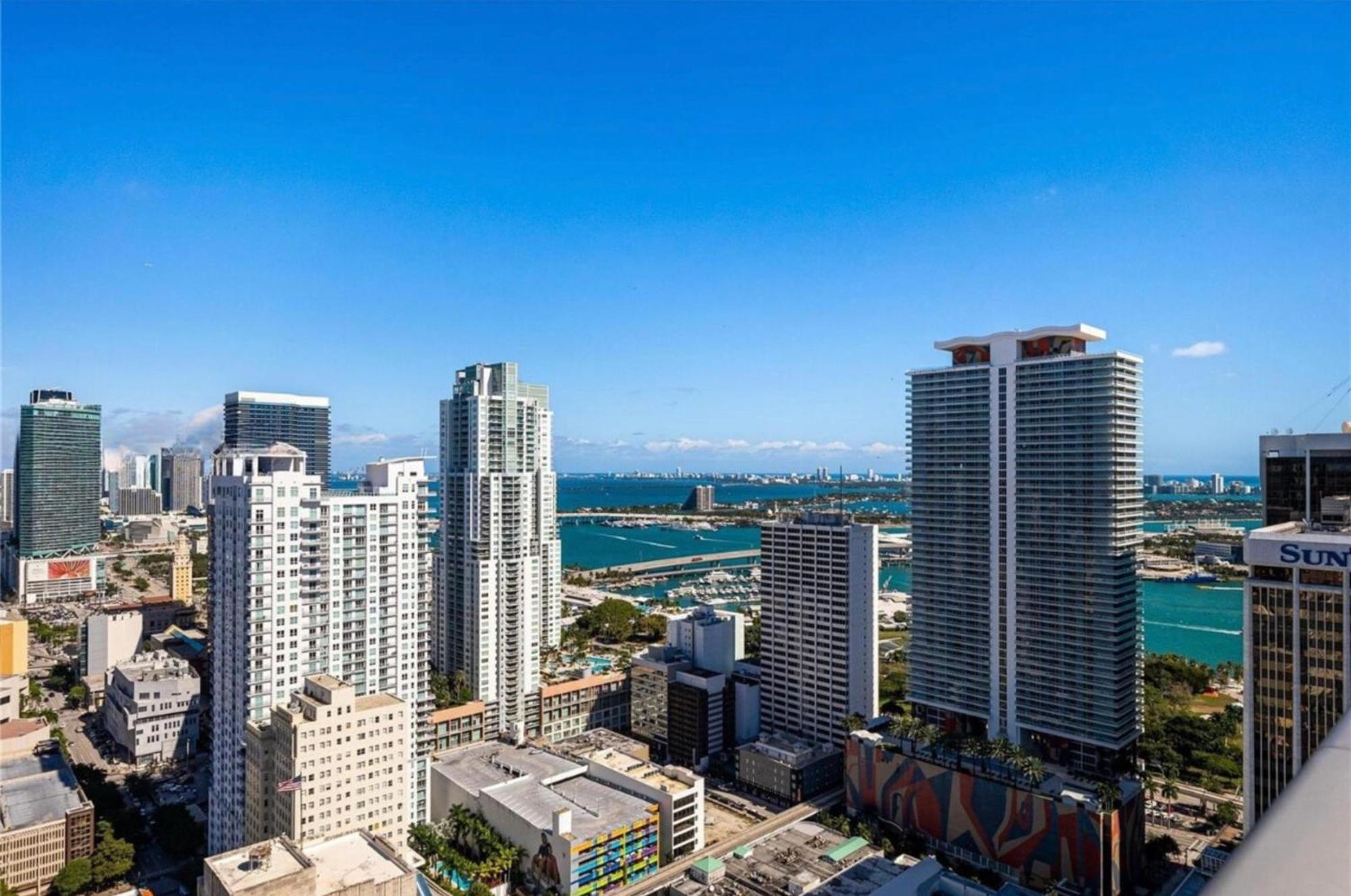 Skyline Views, Rooftop Pool, Brickell Downtown * Miami