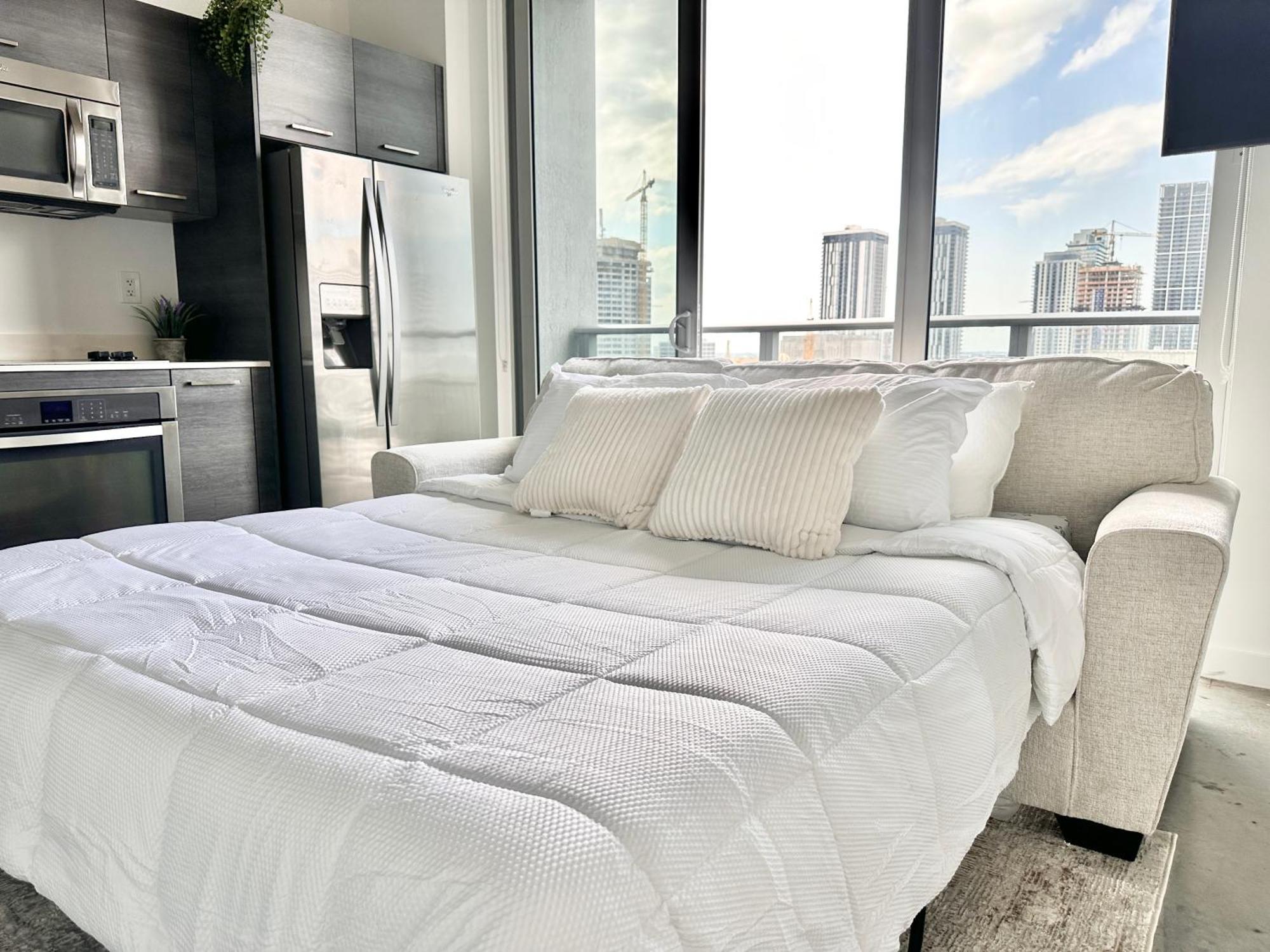 Skyline Views, Rooftop Pool, Brickell Downtown Miami