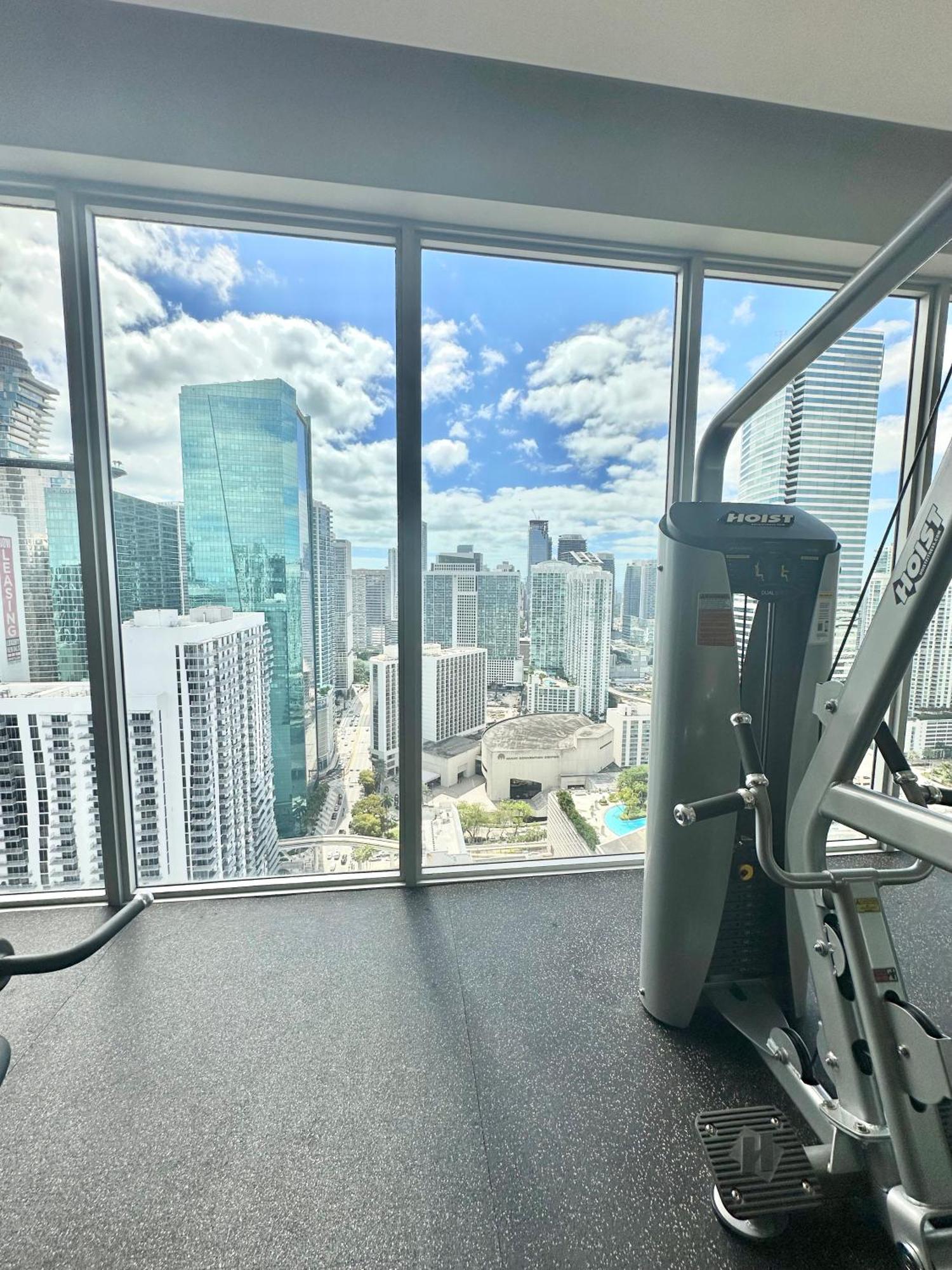 Skyline Views, Rooftop Pool, Brickell Downtown Miami