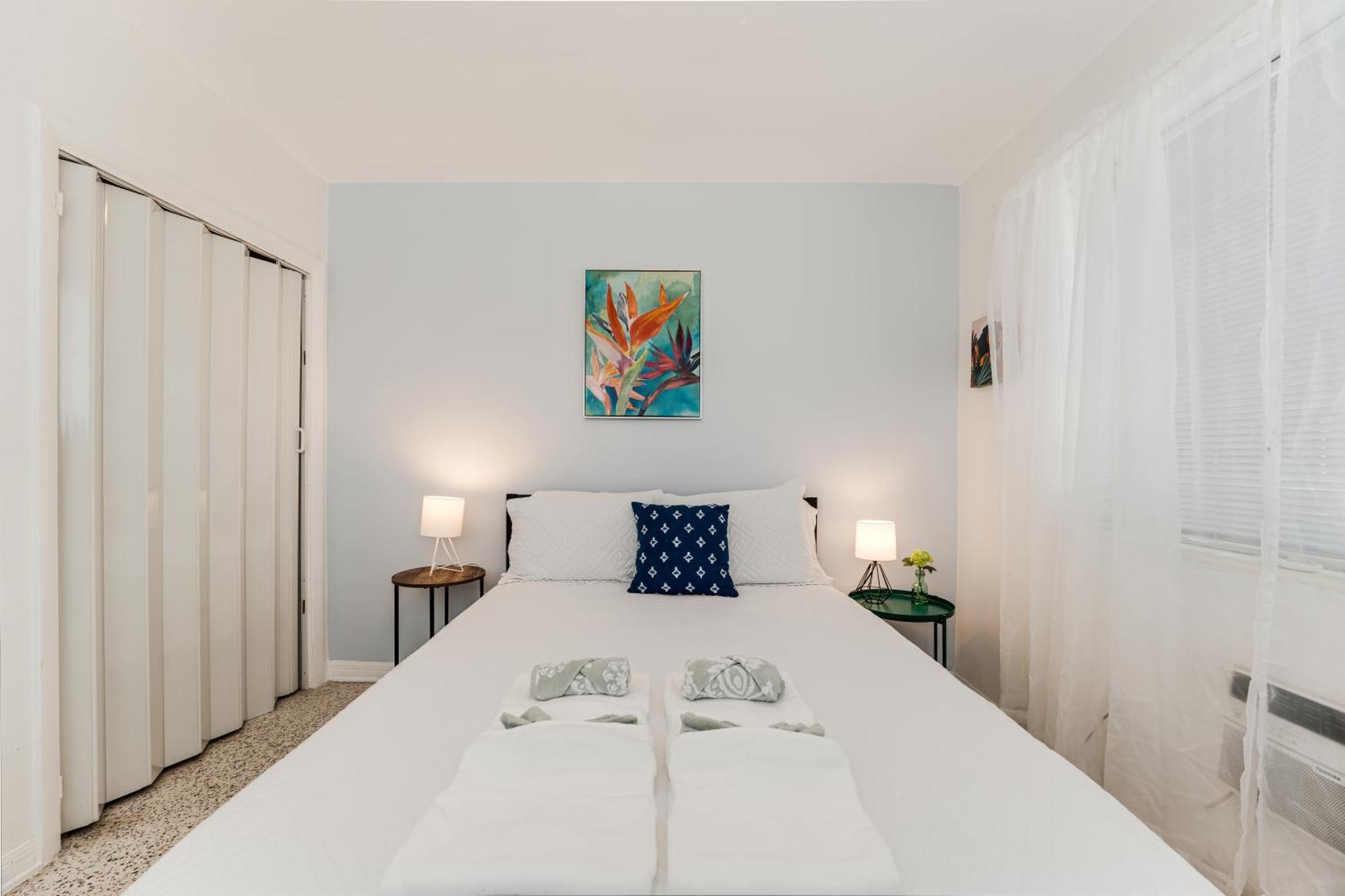 Chic 1 Bed Retreat Close To Miamis Hotspots
