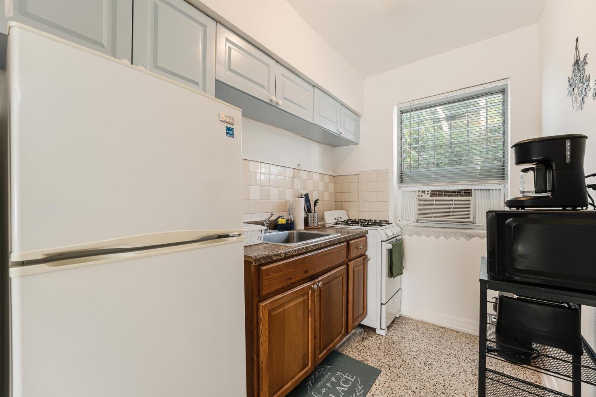 Chic 1 Bed Retreat Close To Miamis Hotspots
