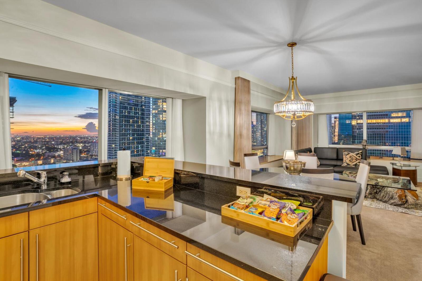 2 Bedroom Or King Studio Suites Four Seasons Hotel Miami Free Wi-Fi & Free Parking Apartment
