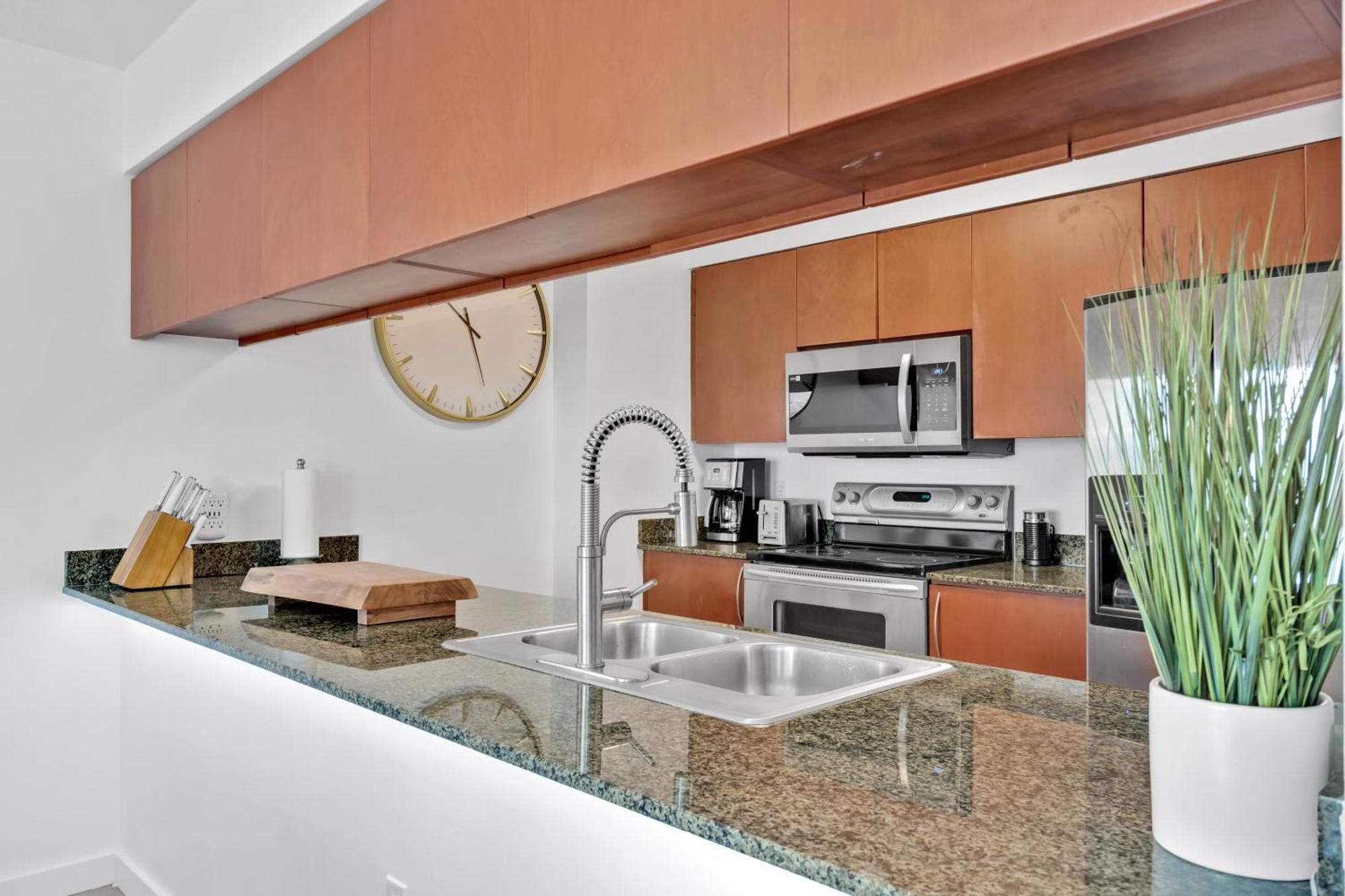 Apartment Oceanside Penthouse In Brickell Miami, Pool, Free Parking *