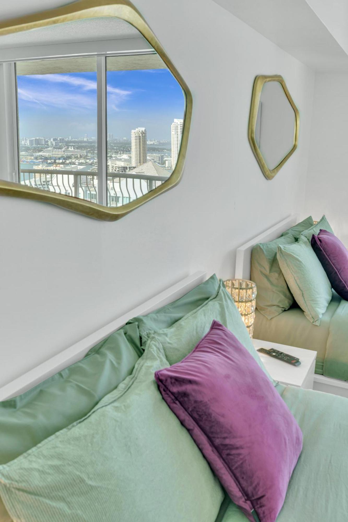 Oceanside Penthouse In Brickell Miami, Pool, Free Parking *