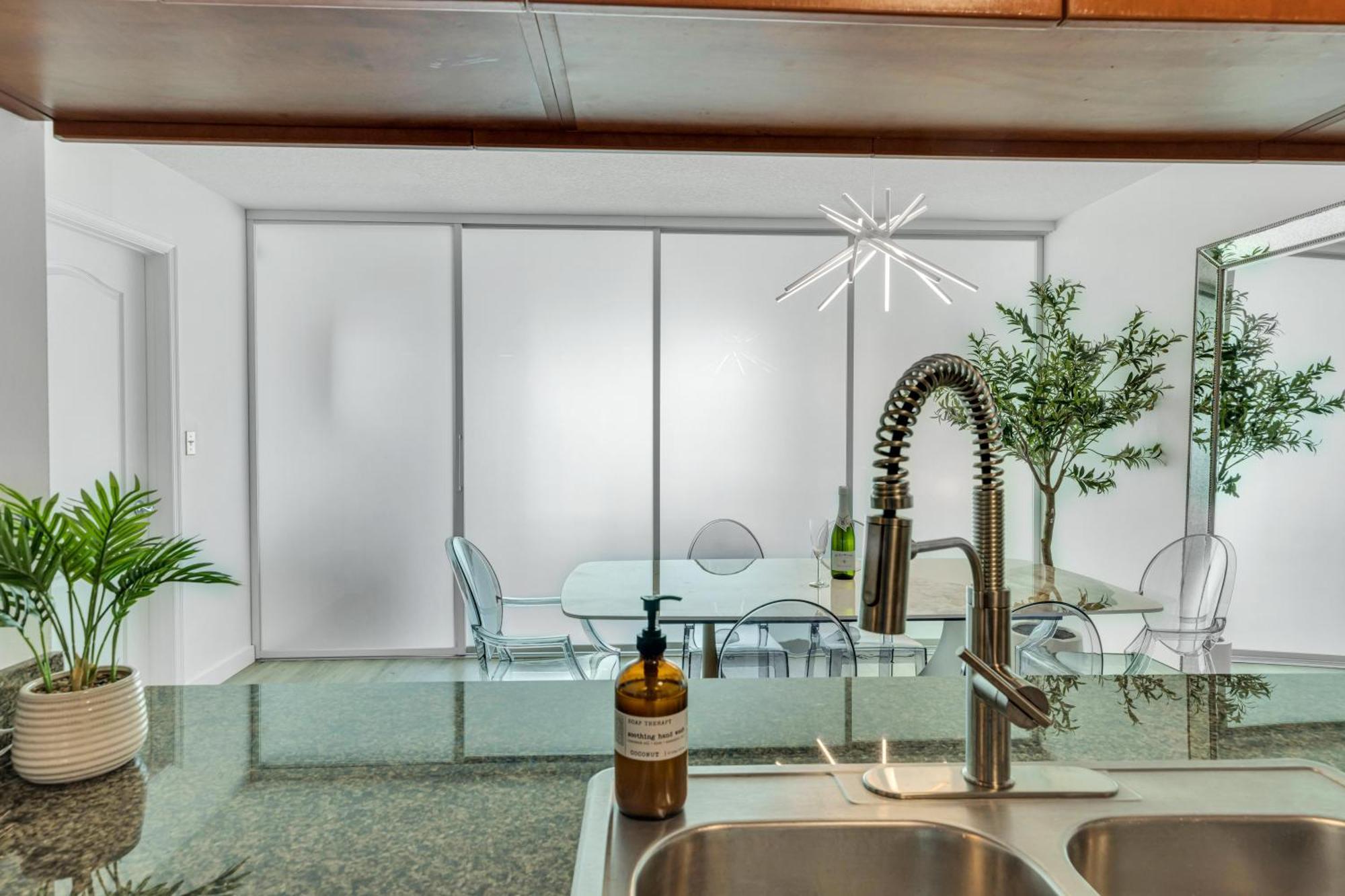 Apartment Oceanside Penthouse In Brickell Miami, Pool, Free Parking *